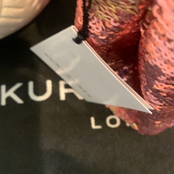 Kurt Geiger London Mini Kensington Sequins Crossbody Bag
KURT GEIGER L… - Picture 15 of 16